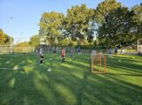 Voetvolleytoernooitje S.K.N.W.K. JO19-1 tijdens de training (3/26)